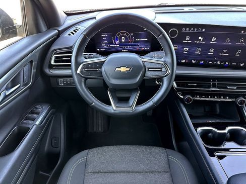 Used 2024 Chevrolet Traverse LT image 23