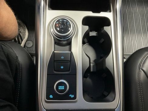 Used 2022 Ford Explorer XLT w/ Equipment Group 202A AWD/4WD image 39