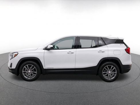 Used 2024 GMC Terrain SLT AWD/4WD image 4
