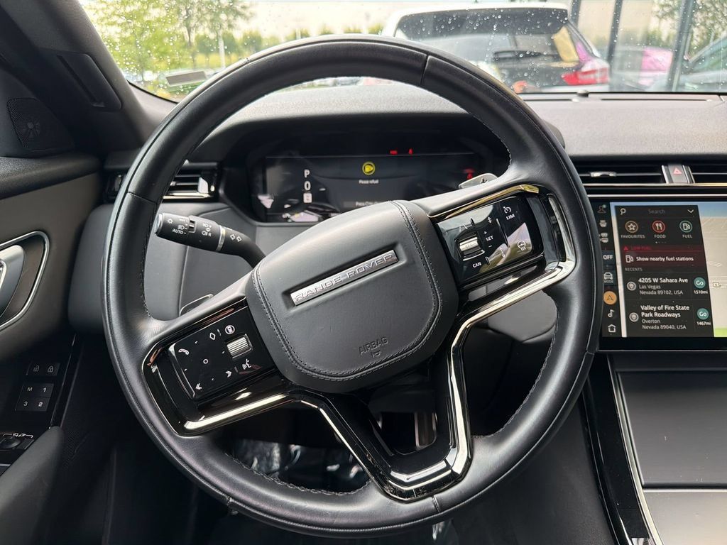 Used 2025 Land Rover Range Rover Velar Dynamic SE AWD/4WD image 15