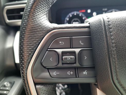 Used 2024 Toyota Tacoma TRD Off-Road AWD/4WD image 19