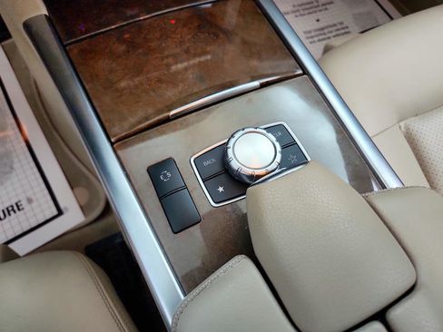 Used 2014 Mercedes-Benz E 350 Sedan image 19