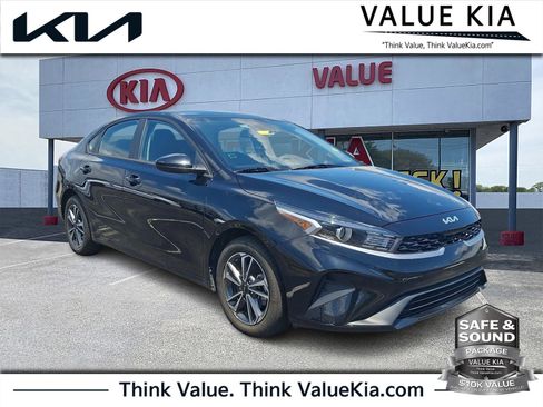 Certified 2024 Kia Forte LXS FWD image 1