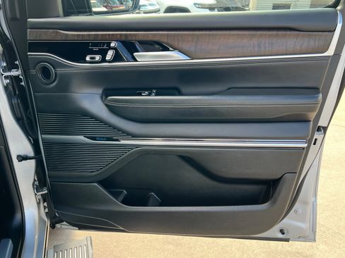 Used 2024 Jeep Grand Wagoneer L 4WD image 24