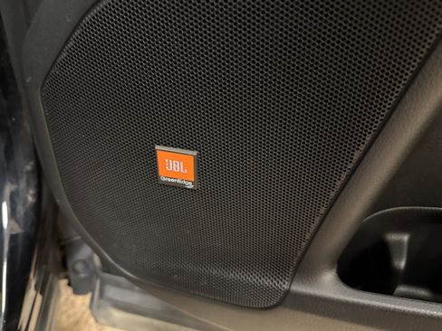 Used 2019 Toyota Highlander Limited Platinum image 22