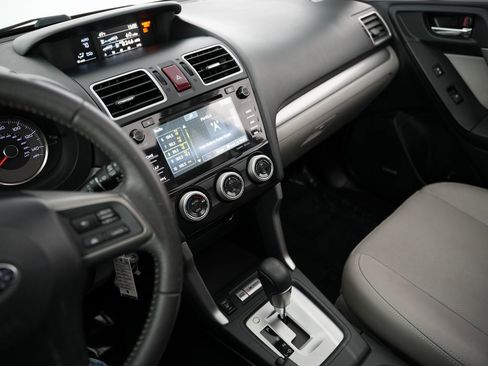 Used 2016 Subaru Forester 2.5i Limited image 18