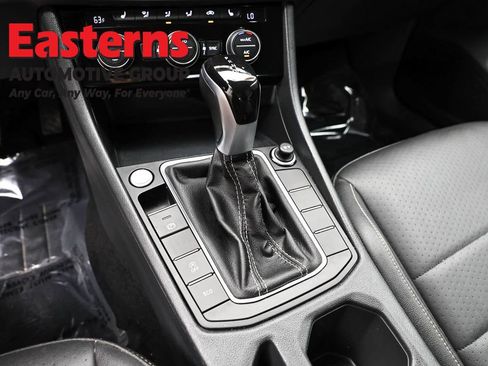 Used 2024 Volkswagen Jetta SE FWD image 13