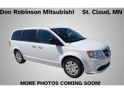 Used 2018 Dodge Grand Caravan SE w/ UConnect Hands-Free Group