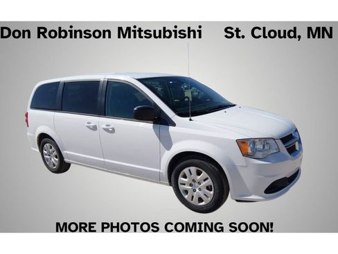 Used 2018 Dodge Grand Caravan SE w/ UConnect Hands-Free Group FWD image 1