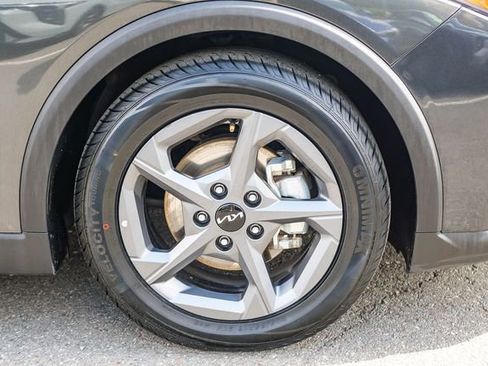 Certified 2025 Kia K4 FWD image 12