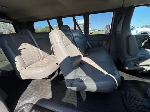 Used 2018 Chevrolet Express 2500 LS w/ Driver Convenience Package image 21