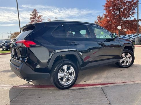 Used 2025 Toyota RAV4 XLE image 6