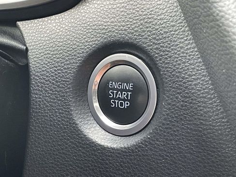 Used 2022 Toyota Corolla XLE image 41