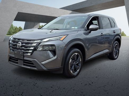 Used 2024 Nissan Rogue SV AWD/4WD image 3