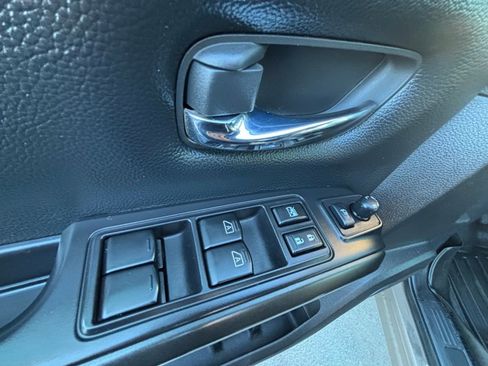 Used 2021 Nissan Titan PRO-4X w/ Pro-4x Convenience Package AWD/4WD image 15