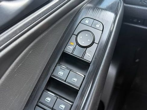Used 2024 Nissan Rogue S AWD/4WD image 18