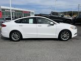 Used 2017 Ford Fusion SE w/ Fusion SE Technology Package image 2
