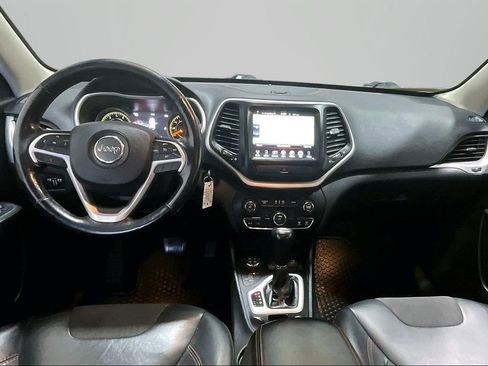 Used 2016 Jeep Cherokee Trailhawk w/ Cold Weather Group AWD/4WD image 7