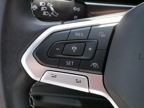 Used 2023 Volkswagen Tiguan SE R-Line AWD/4WD image 25