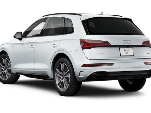 Used 2025 Audi Q5 2.0T Premium w/ Convenience Plus Package AWD/4WD image 2