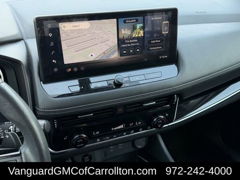 Used 2024 Nissan Rogue SL FWD image 17