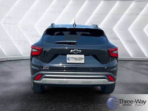 New 2026 Chevrolet Trax LT FWD image 4