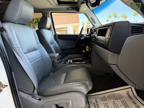 Used 2007 Jeep Commander Sport RWD image 11