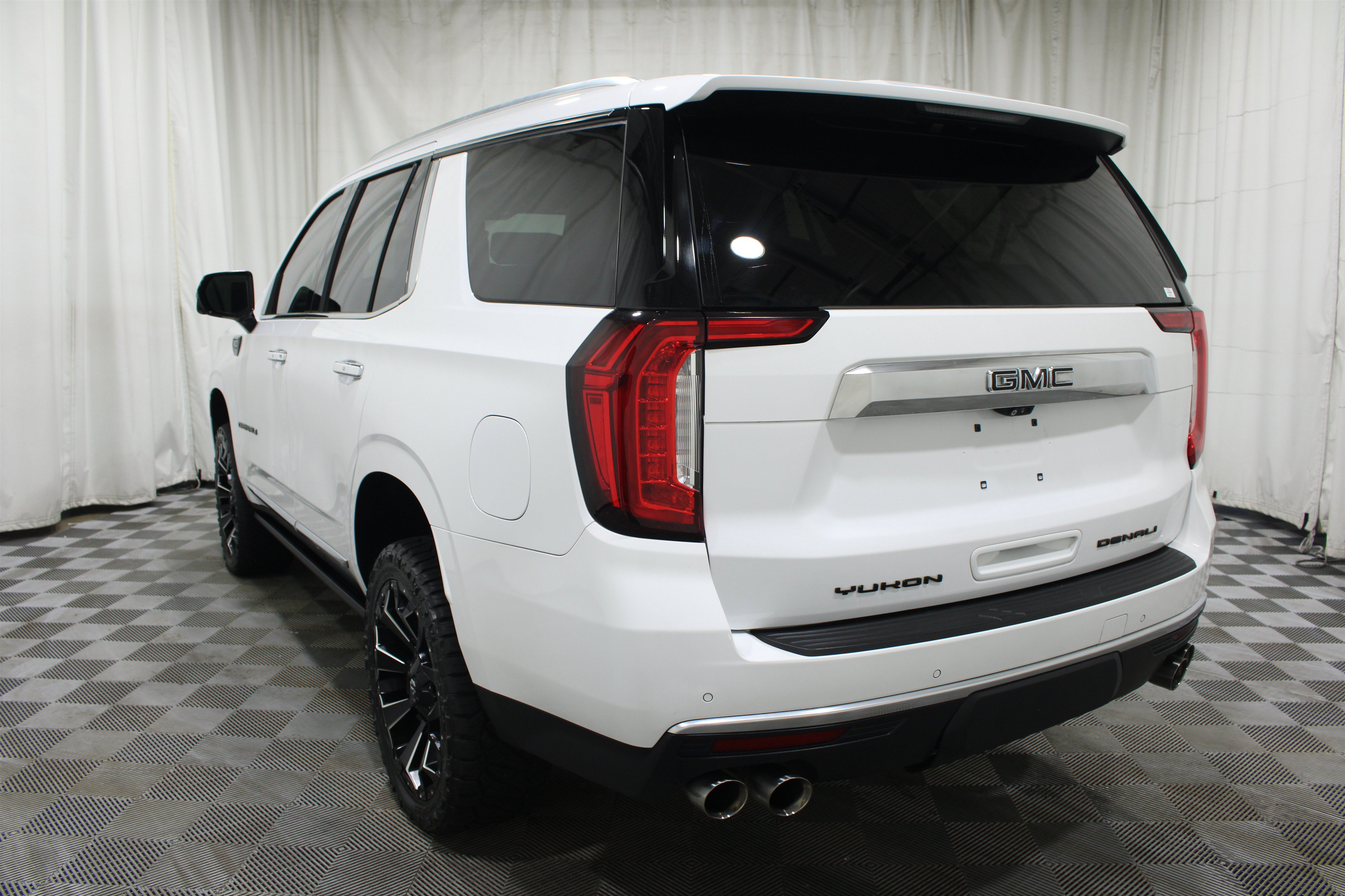 Used 2021 GMC Yukon Denali w/ Denali Ultimate Package AWD/4WD image 36