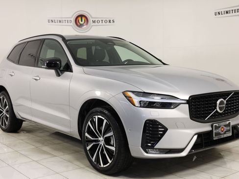 Used 2025 Volvo XC60 B5 Plus AWD/4WD image 40
