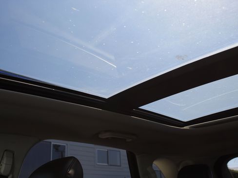 Used 2019 Ford Edge Titanium w/ Equipment Group 301A image 43