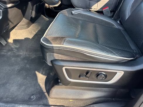 Used 2023 RAM 1500 Laramie AWD/4WD image 6