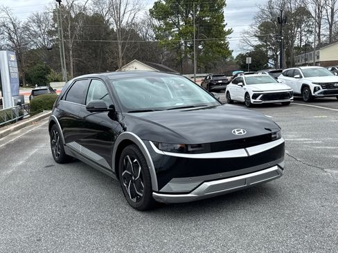 Certified 2023 Hyundai Ioniq 5 Limited w/ Cargo Package image 3