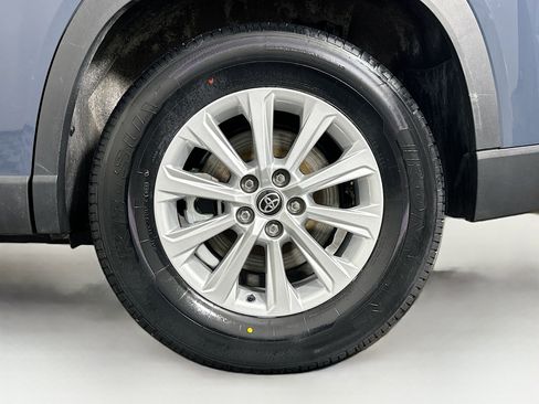 Used 2025 Toyota Grand Highlander AWD image 11