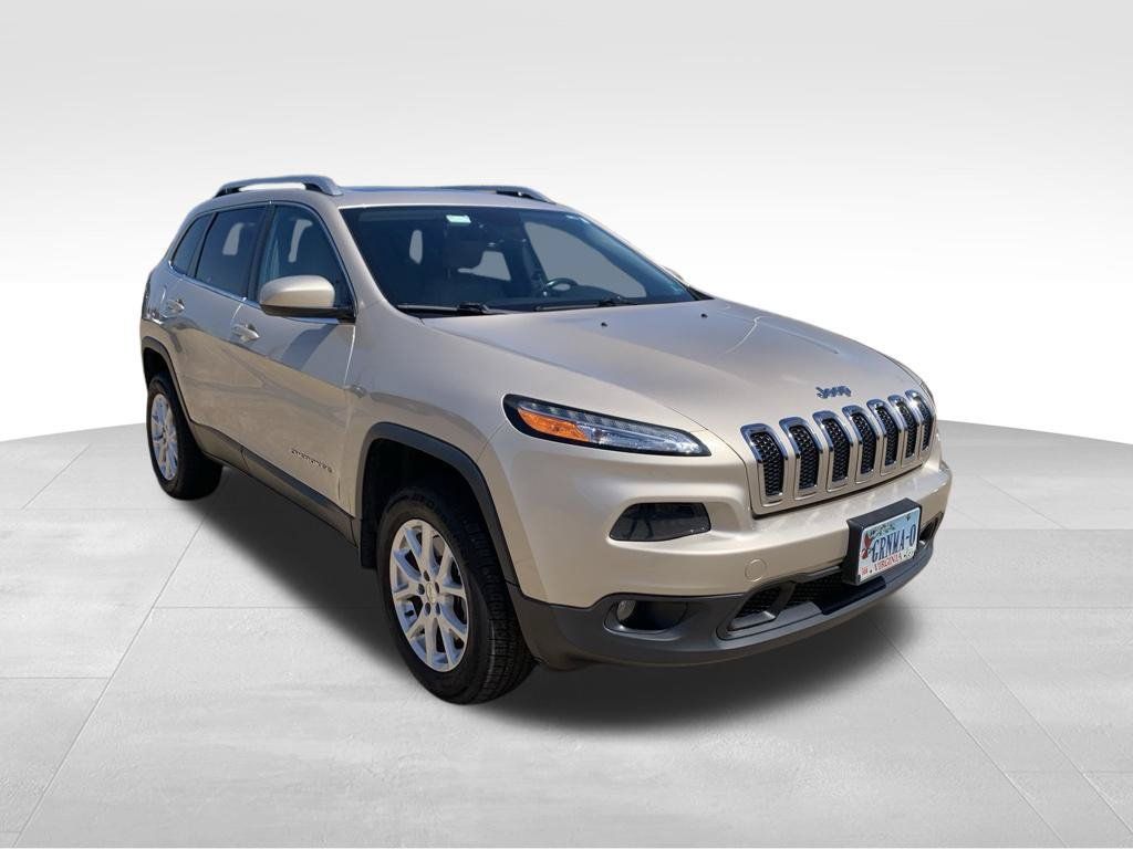 Used 2015 Jeep Cherokee Latitude w/ Comfort/Convenience Group AWD/4WD image 11