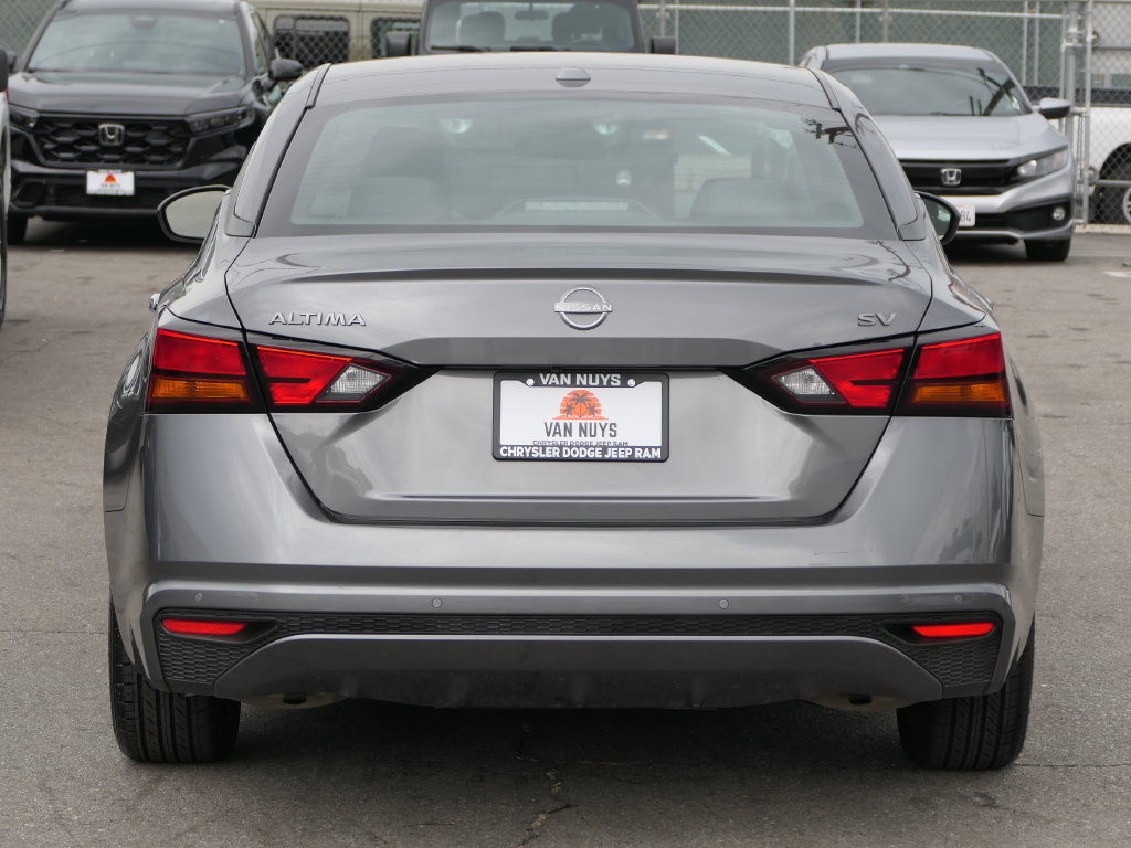 Used 2024 Nissan Altima 2.5 SV FWD image 5