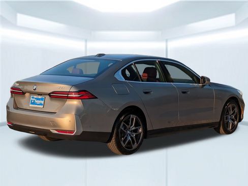 New 2026 BMW 530i w/ Premium Package RWD image 5