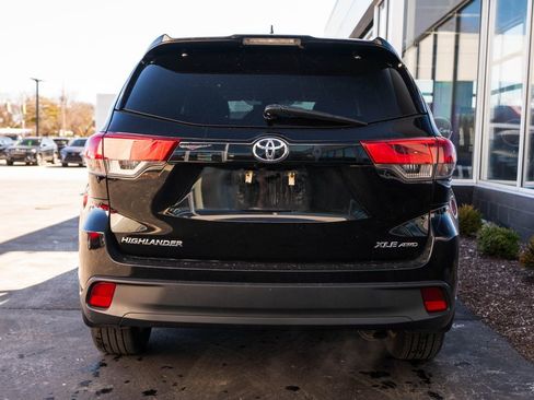 Used 2017 Toyota Highlander XLE image 8