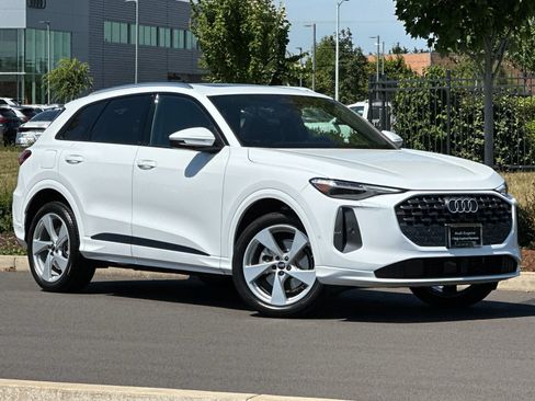 Used 2025 Audi Q5 Premium Plus AWD/4WD image 1