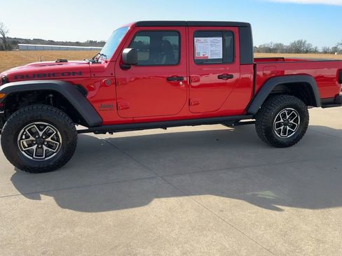 Used 2024 Jeep Gladiator Rubicon w/ Safety Group image 4