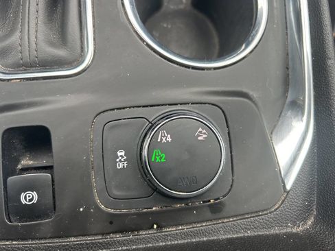 Used 2018 Chevrolet Traverse LT w/ LPO, Floor Liner Package AWD/4WD image 7