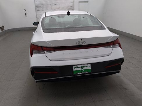 Used 2025 Hyundai Elantra SEL FWD image 6