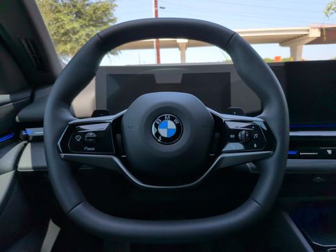 Used 2026 BMW 530i xDrive w/ Premium Package AWD/4WD image 22