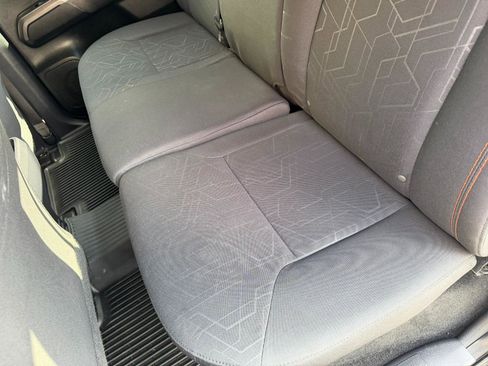 Used 2017 Toyota Tacoma TRD Off-Road image 39