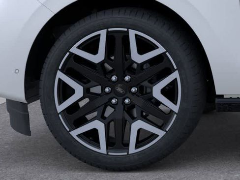 New 2026 Ford Expedition Platinum w/ Platinum Ultimate Package AWD/4WD image 19