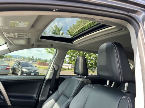 Used 2013 Toyota RAV4 Limited FWD image 18