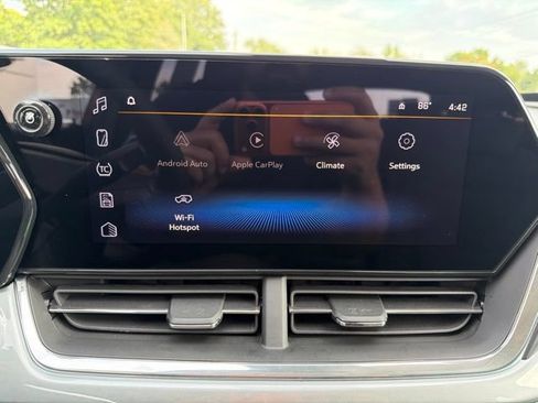 Used 2024 Chevrolet Trax LT w/ Driver Confidence Package FWD image 25