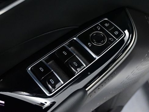 Used 2024 Cadillac Lyriq Luxury RWD image 12