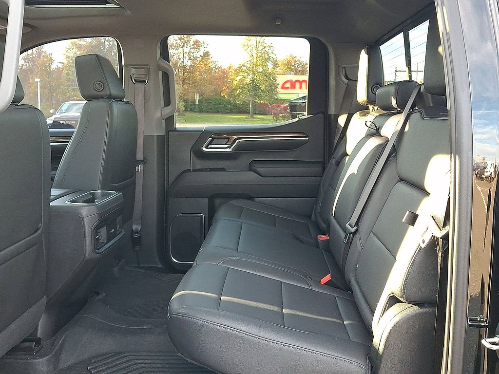 Used 2024 Chevrolet Silverado 1500 LT Trail Boss w/ LT Trail Boss Premium Package AWD/4WD image 26