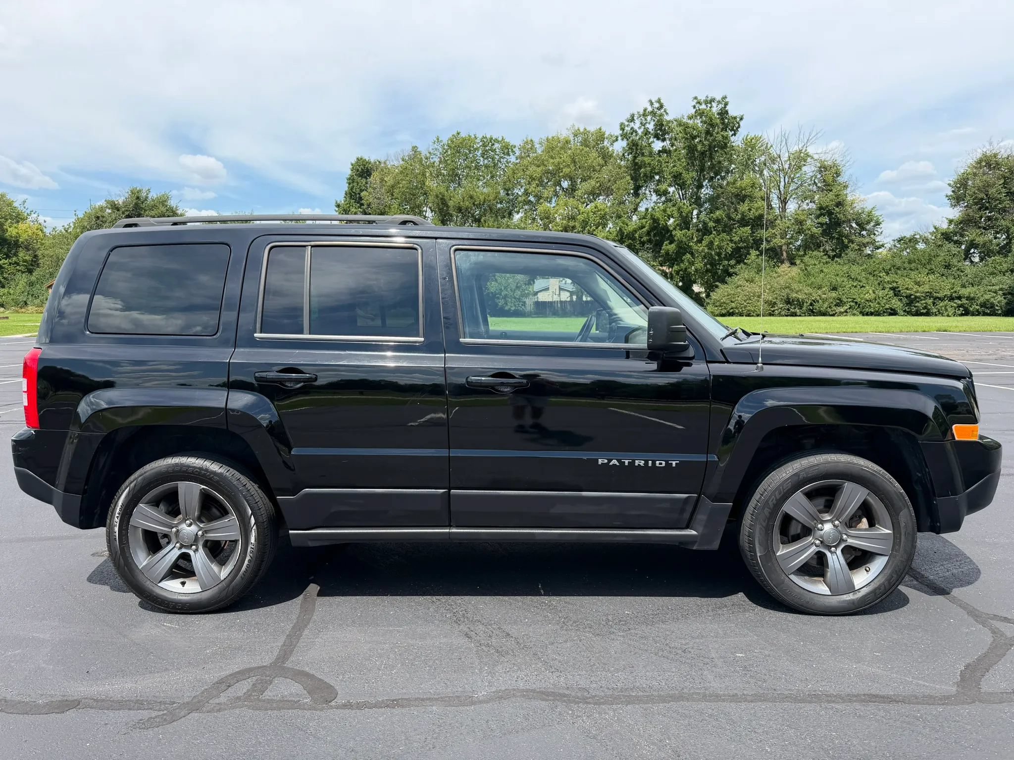 Used 2015 Jeep Patriot High Altitude AWD/4WD image 3