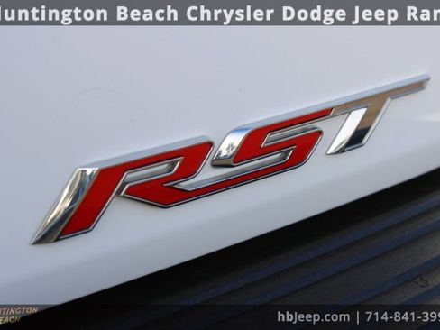 Used 2024 Chevrolet Suburban RST w/ Luxury Package image 7